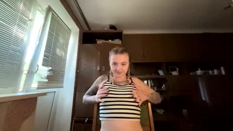 Snapshot of juliacrazy_ chatting on 24, 9, 2025 juliacrazy_ online show from 24, 9, 2025