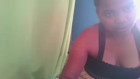 juliah02 online show from 28, 1, 2025