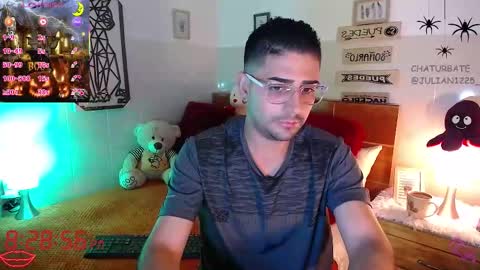 Julian online show from 14, 10, 2025