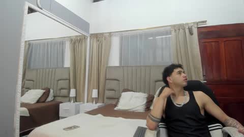 Snapshot of julian_billy chatting on 15, 2, 2025 julian billy online show from 15, 2, 2025