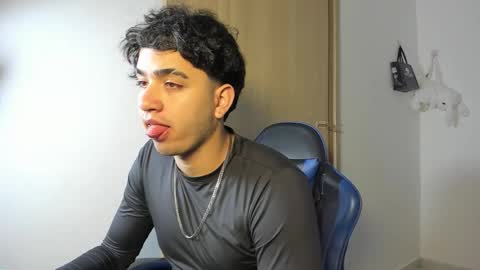 Snapshot of julian_billy chatting on 11, 11, 2025 julian billy online show from 11, 11, 2025