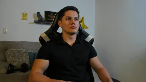 julian_wallace online show from 27, 10, 2025