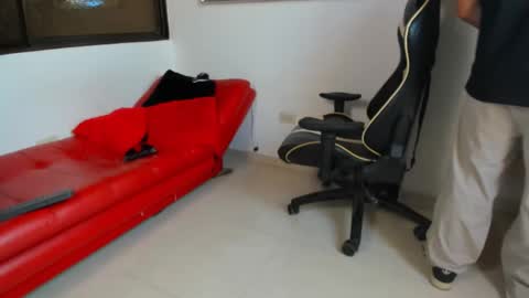 julian_wallace online show from 28, 2, 2026