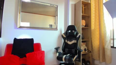 julian_wallace online show from 19, 3, 2026