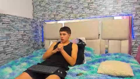 julian online show from 15, 10, 2025