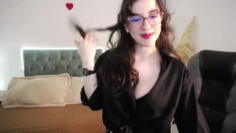 Snapshot of julianne__ chatting on 14, 12, 2025 Julianne online show from 14, 12, 2025