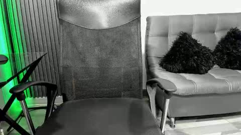 Julian online show from 6, 11, 2025