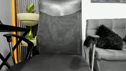 Julian online show from 19, 11, 2025