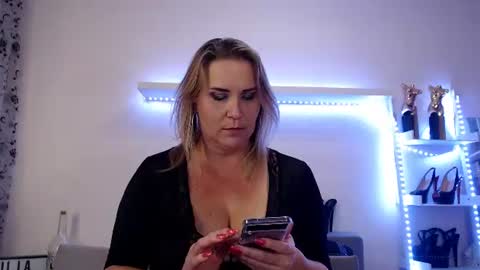 Julia online show from 2, 3, 2025