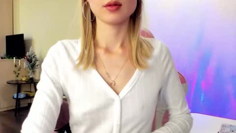 Julie online show from 5, 11, 2025