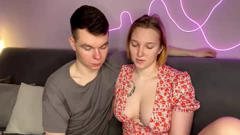 Julie and Thomas online show from 6, 11, 2025