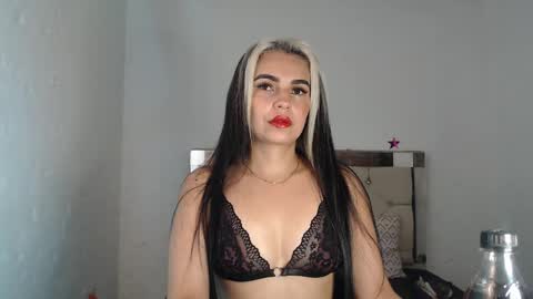 julieta__fox_ online show from 12, 1, 2025