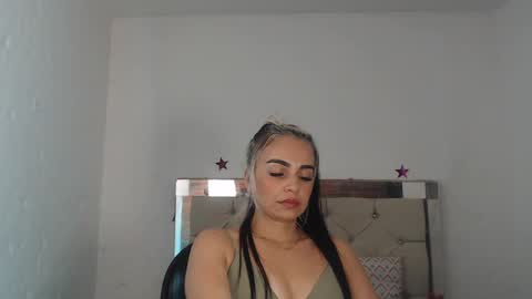 julieta__fox_ online show from 14, 1, 2025