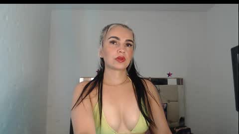 julieta__fox_ online show from 15, 1, 2025