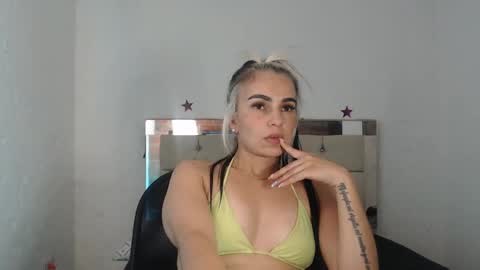julieta__fox_ online show from 15, 1, 2025