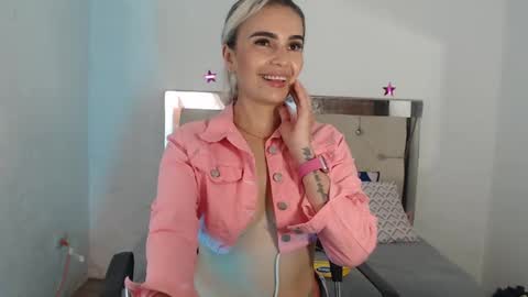 julieta__fox_ online show from 28, 2, 2025
