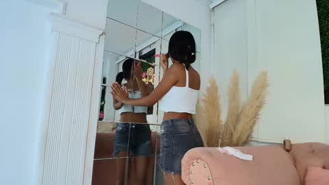 Juli online show from 2, 11, 2025