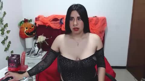 julieta_curvy69 online show from 22, 10, 2025