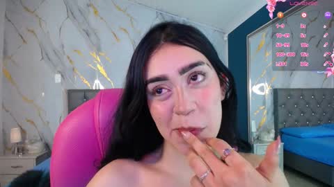 Snapshot of julieta_de_los_angeles chatting on 18, 2, 2025 Julieta online show from 18, 2, 2025
