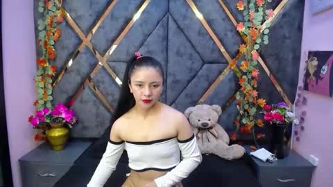 Snapshot of julieta_diamond chatting on 13, 12, 2025 Julieta online show from 13, 12, 2025