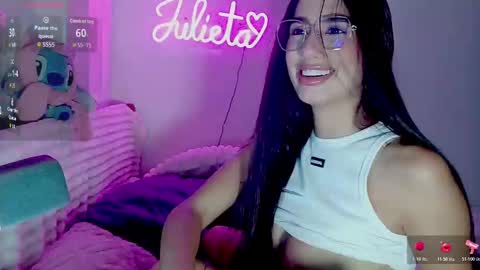 Snapshot of julieta_duke chatting on 25, 10, 2025 Julieta Duke online show from 25, 10, 2025