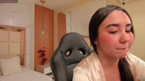 Snapshot of julieta_rose__ chatting on 11, 10, 2025 online show from 11, 10, 2025