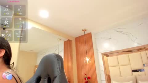 Snapshot of julieta_rose__ chatting on 20, 11, 2025 online show from 20, 11, 2025