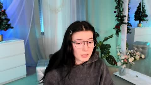 Julieta or Jully online show from 5, 1, 2025
