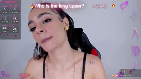 Snapshot of julietaserafelle chatting on 22, 10, 2025 serafelle online show from 22, 10, 2025