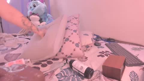 Julieta Vargas online show from 3, 1, 2025