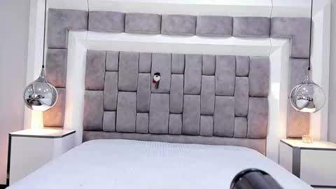 Hi guys It is a pleasure to have you here I am Julieta  online show from 26, 11, 2025