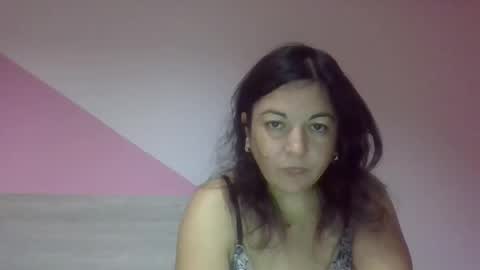 Snapshot of jully_caitlyn chatting on 23, 10, 2025 Caitlyn online show from 23, 10, 2025
