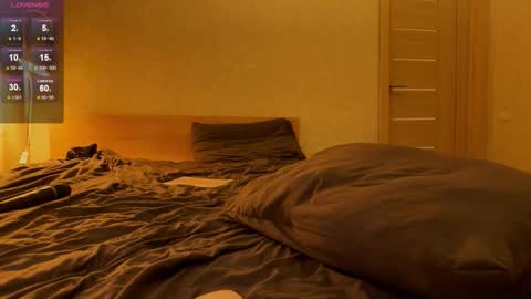 Hloya online show from 19, 2, 2026