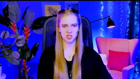 junewoods online show from 4, 3, 2026