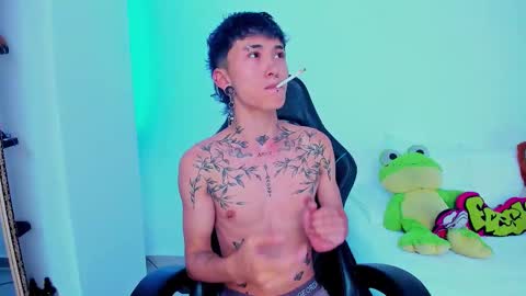 Snapshot of juniior0_0 chatting on 25, 10, 2025 Junior online show from 25, 10, 2025