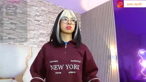 Snapshot of juno_tay chatting on 25, 10, 2025 JUNO online show from 25, 10, 2025