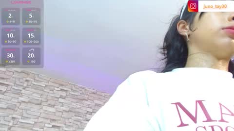 Snapshot of juno_tay chatting on 30, 10, 2025 JUNO online show from 30, 10, 2025