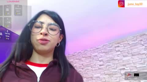 Snapshot of juno_tay chatting on 7, 11, 2025 JUNO online show from 7, 11, 2025