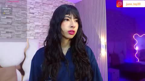 Snapshot of juno_tay chatting on 19, 11, 2025 JUNO online show from 19, 11, 2025