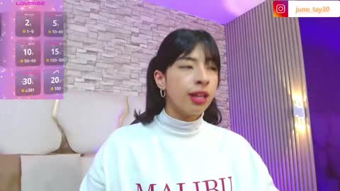 Snapshot of juno_tay chatting on 23, 11, 2025 JUNO online show from 23, 11, 2025