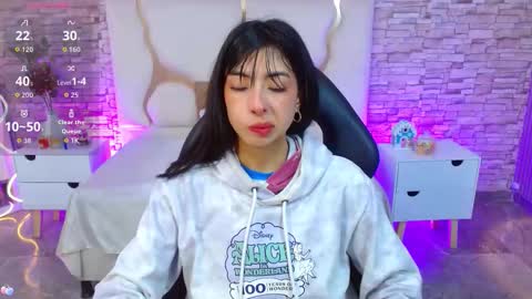 Snapshot of juno_tay chatting on 24, 11, 2025 JUNO online show from 24, 11, 2025