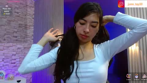 Snapshot of juno_tay chatting on 26, 11, 2025 JUNO online show from 26, 11, 2025