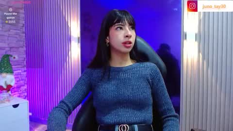 Snapshot of juno_tay chatting on 2, 12, 2025 JUNO online show from 2, 12, 2025