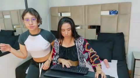 Snapshot of jupiter_saturno chatting on 10, 11, 2025 Jupiter y Saturno online show from 10, 11, 2025