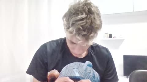 Snapshot of just_alexx12 chatting on 14, 10, 2025 just_alexx12 online show from 14, 10, 2025