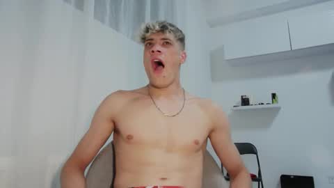 Snapshot of just_alexx12 chatting on 16, 10, 2025 just_alexx12 online show from 16, 10, 2025