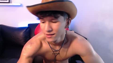 JUSTIN ANDREW online show from 31, 10, 2025