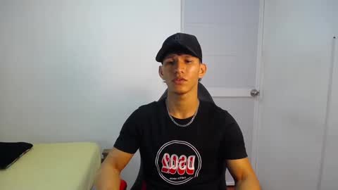 JUSTIN ANDREW online show from 5, 11, 2025