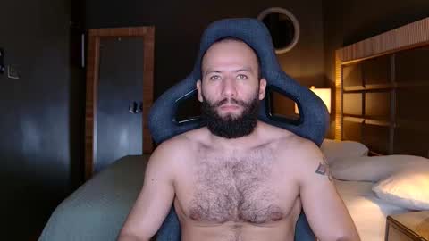 Snapshot of justin_hton chatting on 27, 10, 2025 Justin online show from 27, 10, 2025