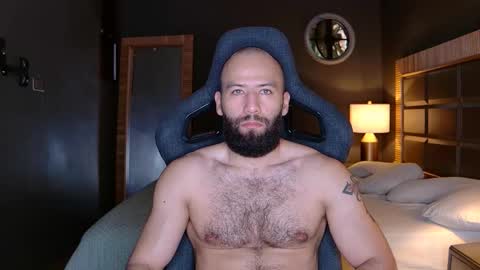 Snapshot of justin_hton chatting on 2, 11, 2025 Justin online show from 2, 11, 2025